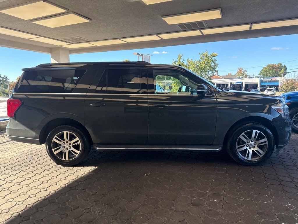 Used 2022 Ford Expedition Max XLT AWD/4WD image 5