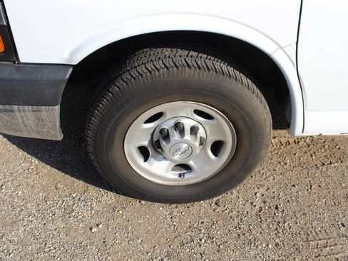 Used 2015 Chevrolet Express 3500 RWD image 23