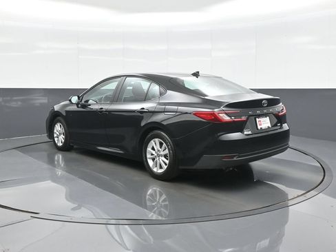 Used 2026 Toyota Camry LE FWD image 5