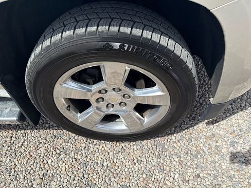 Used 2016 Chevrolet Suburban LT AWD/4WD image 35