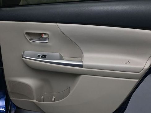 Used 2012 Toyota Prius V Five image 28