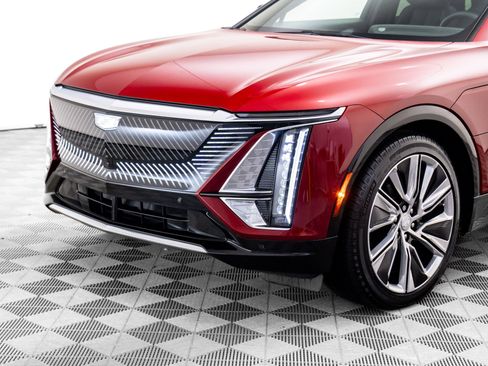 Certified 2025 Cadillac Lyriq Luxury w/ LPO, Floor Liner Package image 42