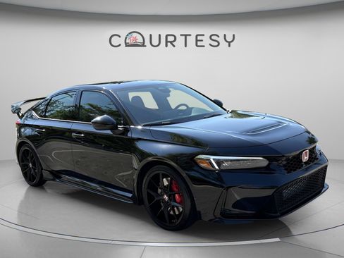 Used 2024 Honda Civic Type R image 8