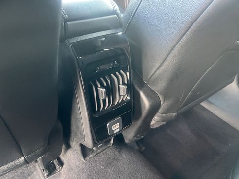 Used 2025 Jeep Compass Limited image 23