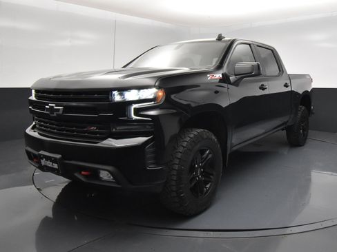 Used 2019 Chevrolet Silverado 1500 LT Trail Boss w/ Convenience Package AWD/4WD image 2
