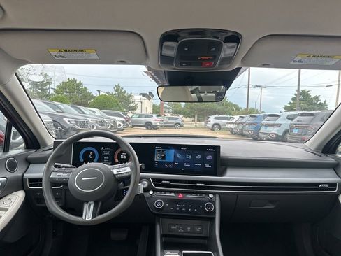 Used 2025 Hyundai Sonata SEL FWD image 20