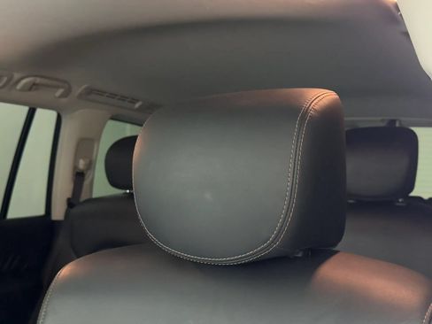 Used 2020 Nissan Armada Platinum w/ Captain's Chairs Package RWD image 21