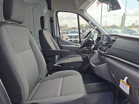 New 2025 Ford Transit 250 148 Medium Roof RWD image 18