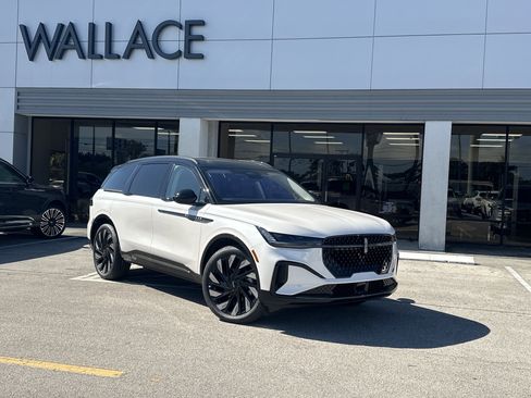 New 2026 Lincoln Nautilus Reserve w/ Jet Appearance Package image 1