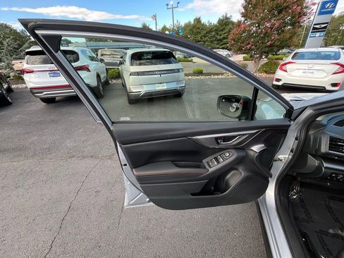 Used 2023 Subaru Crosstrek 2.5i Limited w/ Moonroof Package image 27