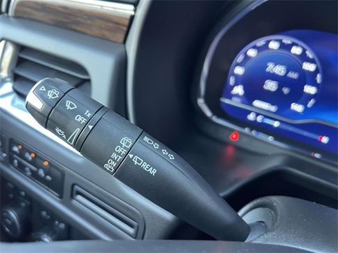 Certified 2023 Chevrolet Suburban Premier image 30