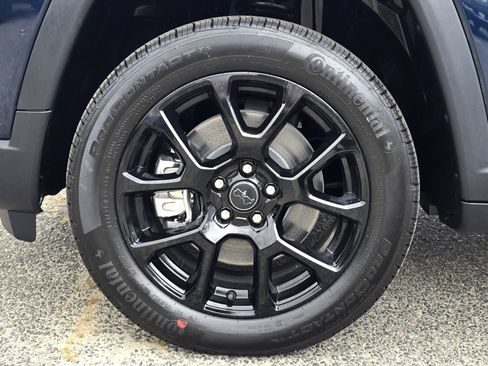 New 2026 Jeep Compass Latitude image 9