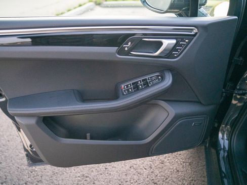 New 2026 Porsche Macan image 10