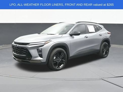 Used 2025 Chevrolet Trax ACTIV w/ Sunroof Package FWD image 4