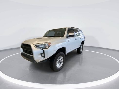 Used 2019 Toyota 4Runner TRD Off-Road AWD/4WD image 4