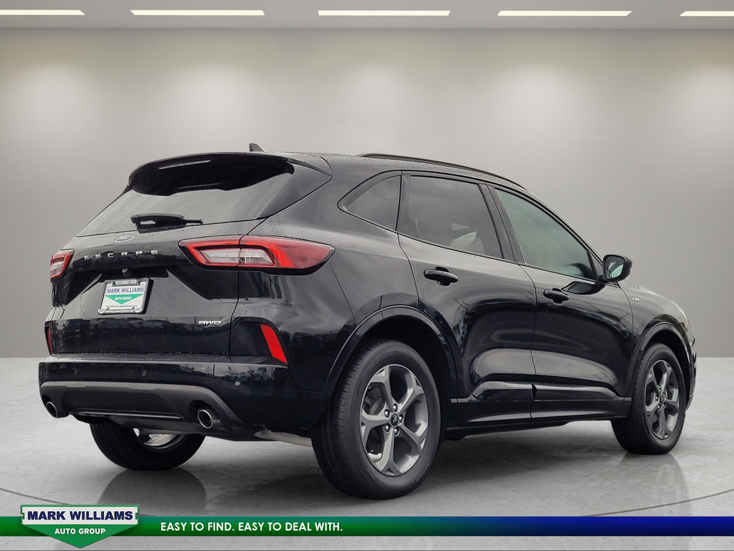Used 2023 Ford Escape ST-Line w/ Tech Pack #1 AWD/4WD image 4