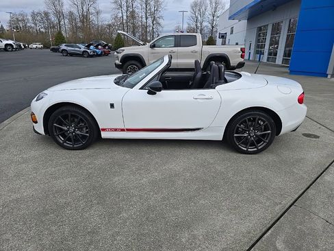 Used 2013 MAZDA MX-5 Miata Club image 2