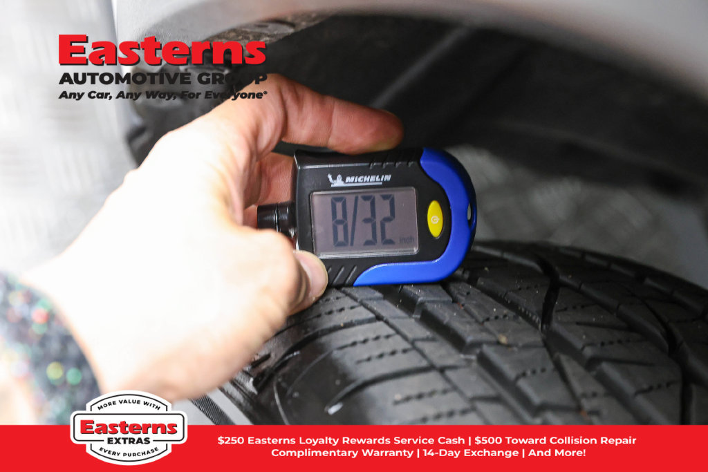 Used 2022 Toyota RAV4 LE AWD/4WD image 29