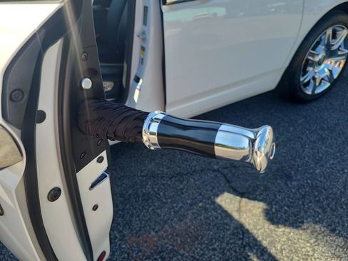 Used 2015 Rolls-Royce Ghost image 31