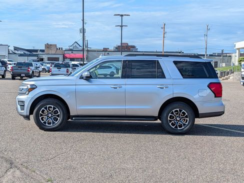 Certified 2024 Ford Expedition XLT AWD/4WD image 2