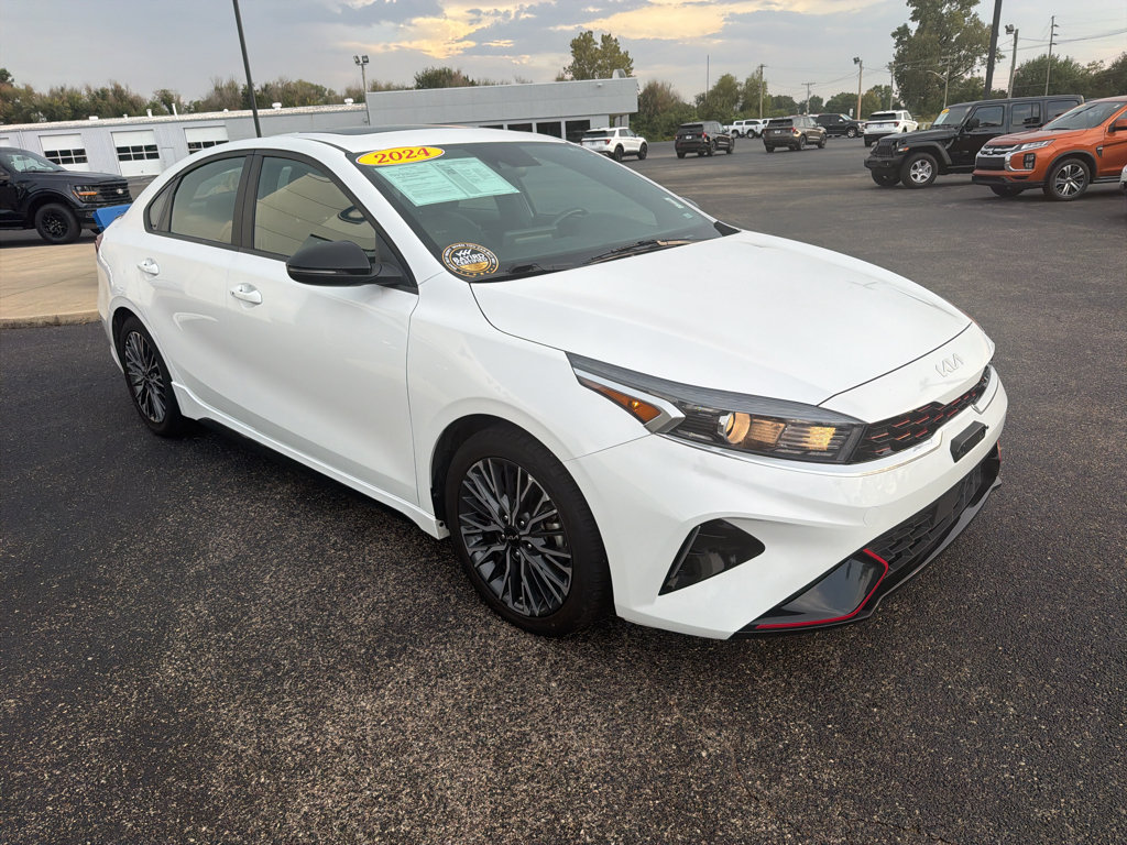 Used 2024 Kia Forte GT-Line w/ GT-Line Premium Package FWD image 4