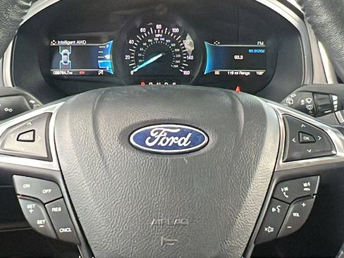 Used 2022 Ford Edge Titanium image 31