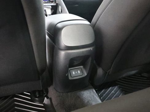 Used 2025 Hyundai Elantra Sport FWD image 30