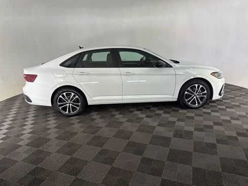 Used 2025 Volkswagen Jetta Sport FWD image 4