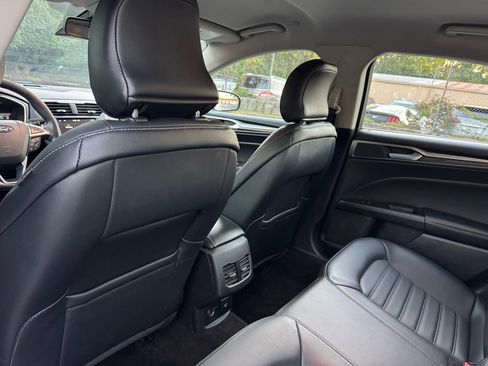 Used 2018 Ford Fusion SE w/ Equipment Group 602A image 17