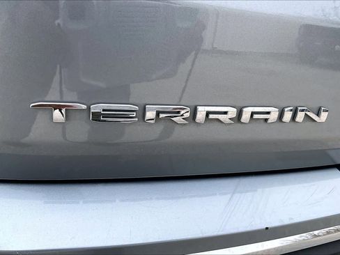 Certified 2024 GMC Terrain SLT image 10