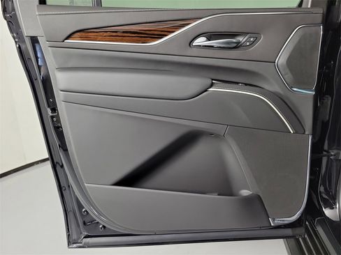 Certified 2023 Cadillac Escalade ESV Premium Luxury image 14