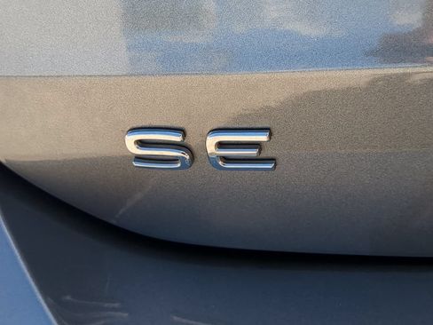 Certified 2022 Volkswagen Taos SE FWD image 10