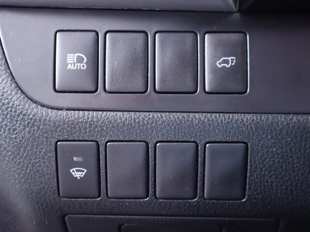 Used 2017 Toyota Highlander XLE AWD/4WD image 10