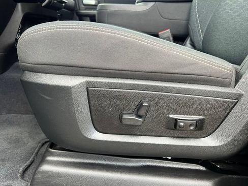 Used 2025 RAM 2500 Big Horn AWD/4WD image 16