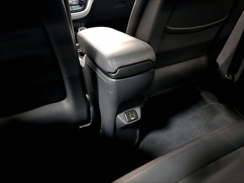 Used 2018 Chevrolet Bolt Premier w/ Driver Confidence II Package FWD image 34