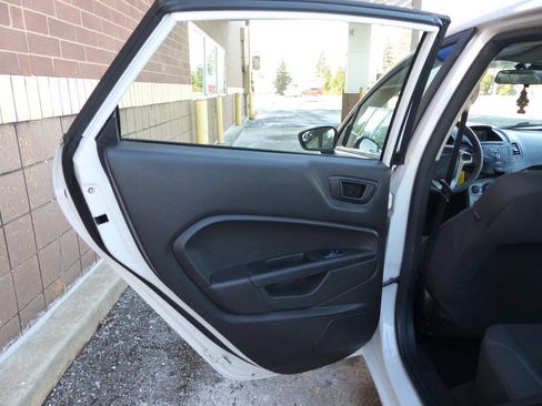 Used 2018 Ford Fiesta SE image 35