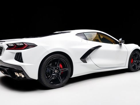 Used 2020 Chevrolet Corvette Stingray Premium Cpe w/ 3LT Preferred Equipment Group image 4