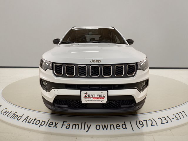 Used 2026 Jeep Compass Latitude AWD/4WD image 8