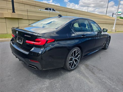 Used 2021 BMW M550i xDrive w/ Executive Package image 2