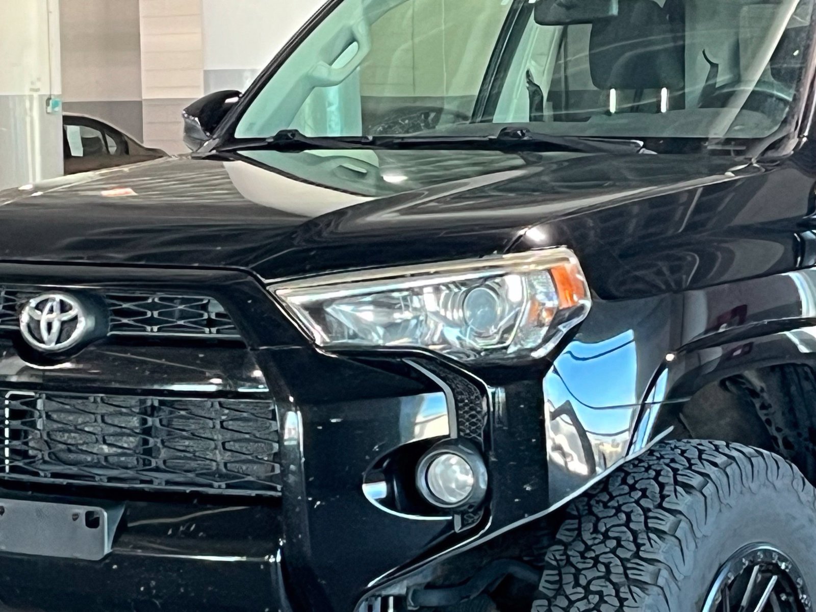 Used 2014 Toyota 4Runner SR5 AWD/4WD image 5