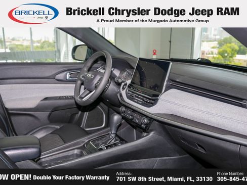 Used 2024 Jeep Compass Latitude AWD/4WD image 17