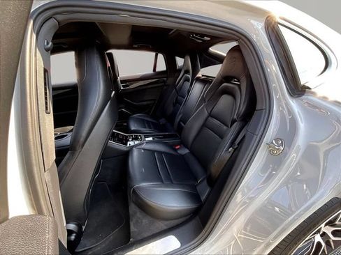 Used 2021 Porsche Panamera RWD image 23