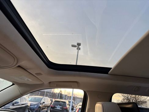 Used 2021 GMC Yukon XL Denali image 17