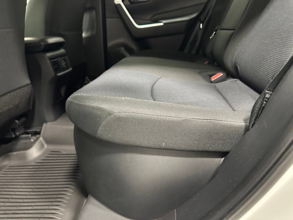 Used 2025 Toyota RAV4 LE AWD/4WD image 45