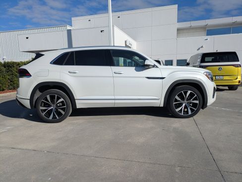 New 2026 Volkswagen Atlas Cross Sport SEL Premium R-Line AWD/4WD image 3