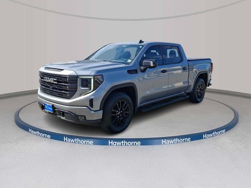 Used 2024 GMC Sierra 1500 Elevation w/ Elevation Premium Package AWD/4WD image 3