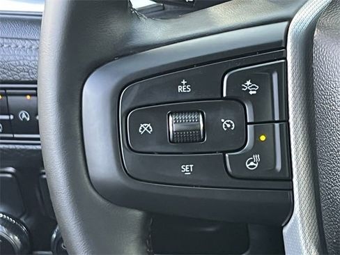 Used 2024 GMC Yukon XL Denali image 14