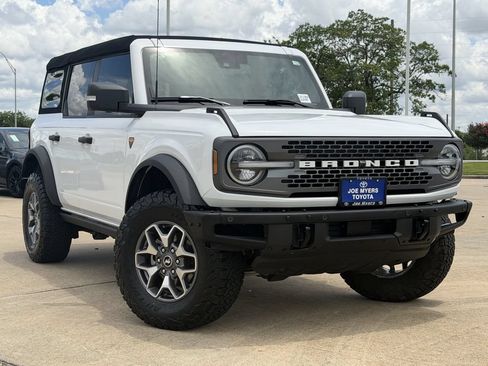 Used 2024 Ford Bronco Badlands AWD/4WD image 2