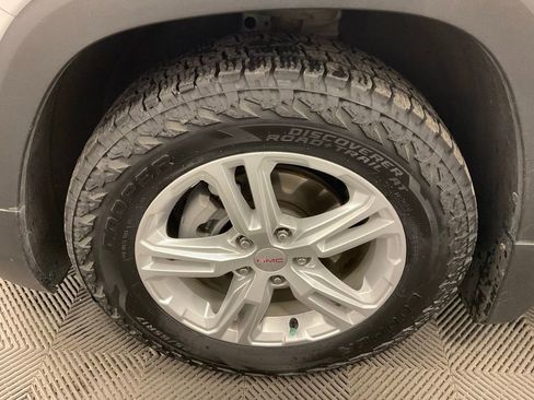 Used 2021 GMC Terrain SLE w/ Driver Convenience Package image 10