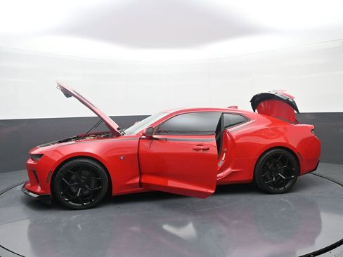 Used 2016 Chevrolet Camaro SS RWD image 39